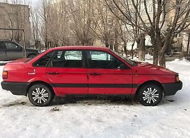Volkswagen: Volkswagen Passat: 1988 г., 1.8 л, Механика, Бензин, Седан — 4
