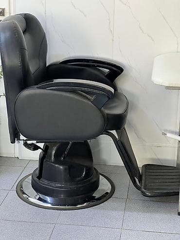 кам гыш: Барбер‑кресло профессиональное, черное - Конструкция на массивном — 1