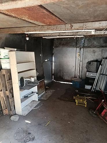 продам железный гараж: 18 м², Металлический — 9