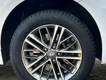 Литые диски Hyundai (оригинальные), комплект с шинами зима 4 at lalafo.kg Литые диски Hyundai (оригинальные), комплект с шинами зима 4