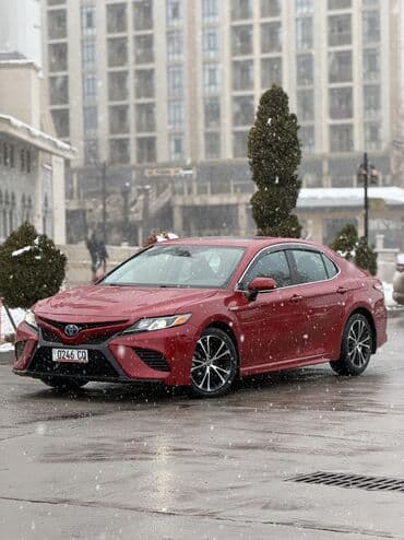 Toyota Camry: 2019 г., 2.5 л, Автомат, Гибрид, Седан
