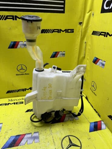 бочек омывателя: Бачок Toyota Б/у, Оригинал, Япония — 2