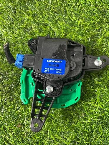 su 7: Сервопривод заслонок печки (актуатор распределения потоков воздуха) — 1