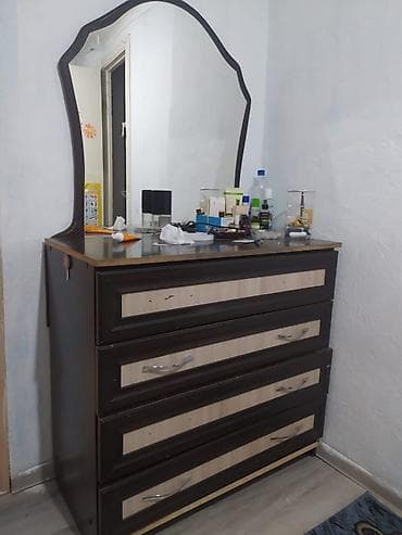 Туалетные столики: Комод тримо 1800 сом — 1