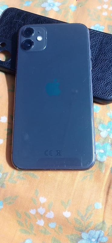 а 04: IPhone 11, 64 ГБ, Черный, Чехол, 72 % — 2