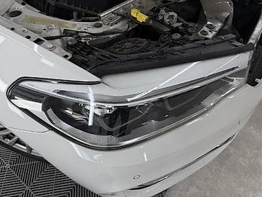 оптика для авто: Передняя правая фара BMW 2020 г., Оригинал — 2