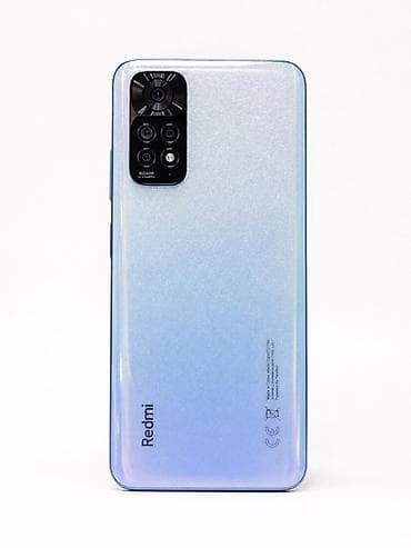 Смартфон Redmi (серия Note) в градиентном голубом цвете. Основные