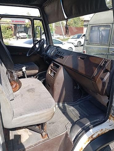 mercedesbenz 609: Mercedes-Benz : 1989 г., 4 л, Механика, Дизель, Фургон — 3