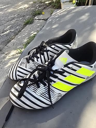 Футбольные бутсы/тапки для искусственного покрытия adidas Nemeziz at lalafo.kg Футбольные бутсы/тапки для искусственного покрытия adidas Nemeziz