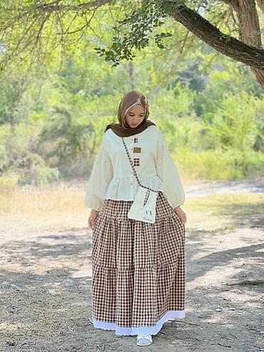 костюмы двойки женские: Комплект в стиле modest fashion: блуза + длинная юбка в клетку + — 1