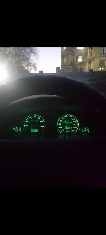 audi 2 3: Audi 100: 1992 г., 2 л, Механика, Бензин, Седан — 4