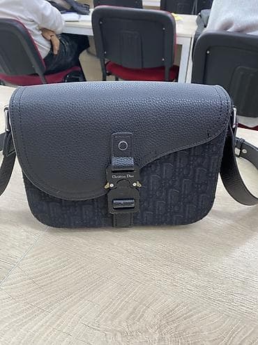 сумка christian dior: Классическая сумка, Dior, Материал: Комбинированный материал, Жёсткая конструкция, Унисекс, Б/у — 1