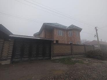 кызыл таш: Двухэтажный кирпичный дом с ограждённой территорией. 5 сотк земли кр — 4