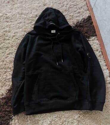 срочно продаю в связи с переездом: C.p company 
размер XL — 1