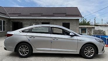 чанган юни с: Hyundai Sonata: 2022 г., Седан — 3