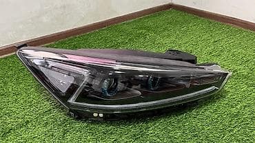 mini jack: Передняя правая фара Kia 2017 г., Б/у, Оригинал — 1