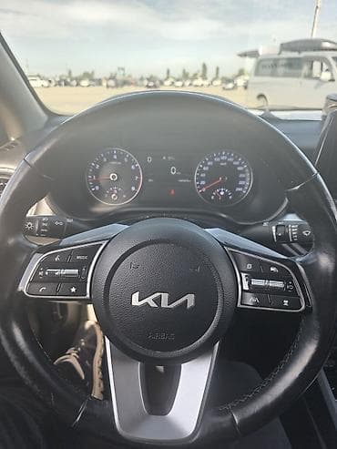 geely e5: Kia K3: 2022 г., Седан — 10