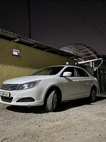 електра мобил: BYD E5: 2019 г., Робот, Электромобиль, Седан — 3