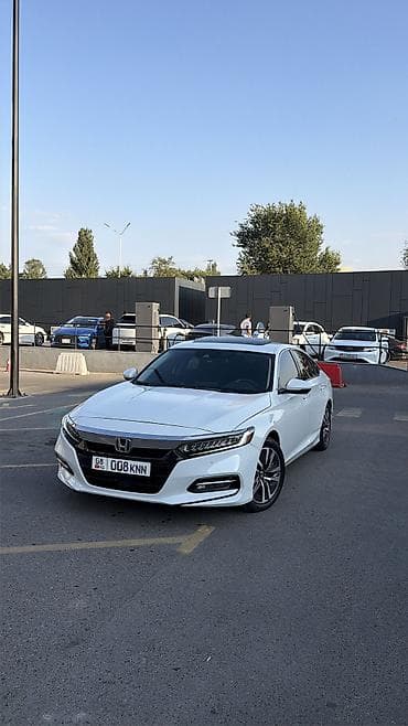 Honda Accord: 2019 г., 2 л, Вариатор, Гибрид, Седан — 3