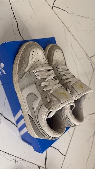 обувь джордан: Кроссовки Nike Air Jordan 1 Low, цвет светло‑серый/белый. Состояние — 1