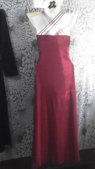 прокат вечерних платьев больших размеров: Продаю очень красивое, вечернее платье нос гипюровой накидкой. Размер — 5