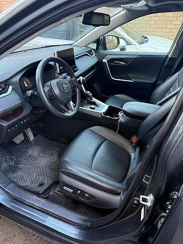 range over: Toyota RAV4: 2024 г., 2.5 л, Автомат, Бензин, Кроссовер — 2
