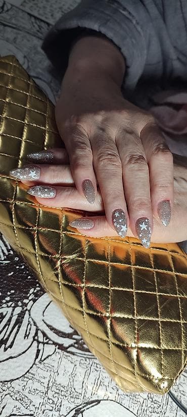 маникюр с покрытием: Маникюр и наращивание ногтей,покрытие шелак - Формы: миндаль — 3