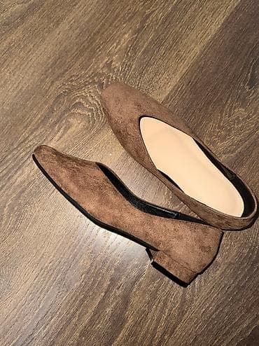 Новые,замшевые балетки,светло-коричневого цвета🤎
Качество🔥