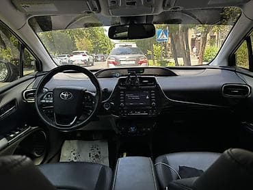 tesla model: Toyota Prius: 2021 г., 1.8 л, Автомат, Гибрид, Хэтчбэк — 5
