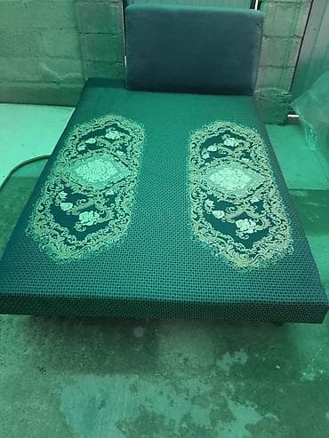 раскладные диваны: Прямой диван, Б/у — 2