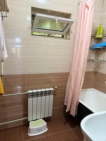продается квартира город ош: 4 комнаты, 84 м², 1 этаж — 10