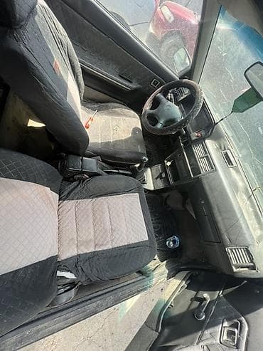 люк е36: Mazda 323: 1987 г., 1.5 л, Механика, Седан — 5