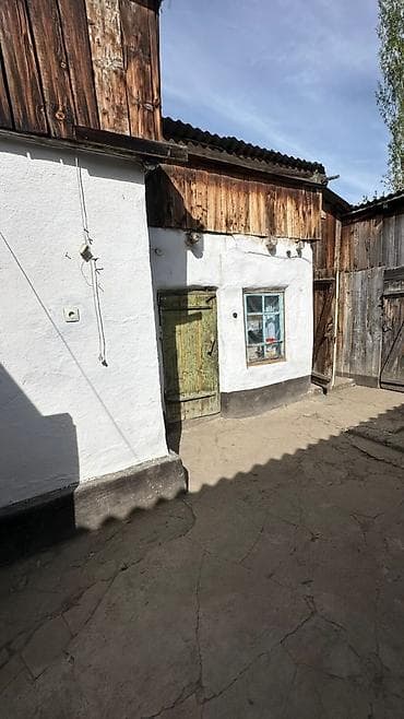 1 комнату: Продаётся небольшой домик на Иссык Куле село Ананьево. С большим — 6