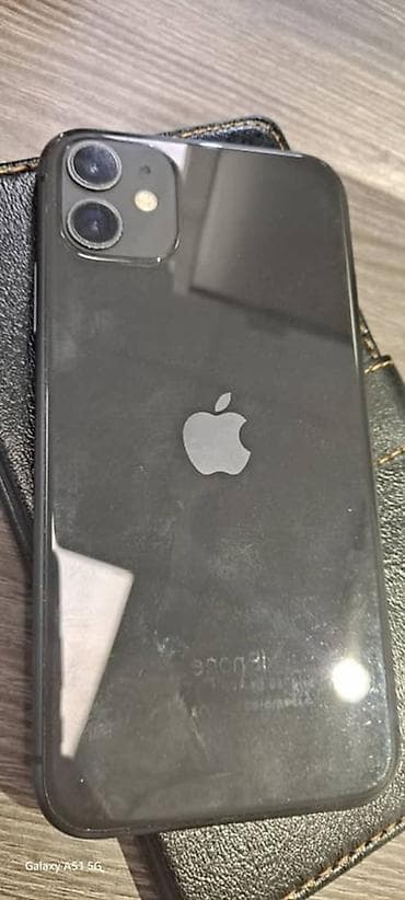 IPhone 11, Б/у, 128 ГБ, Черный, Чехол, 72 %