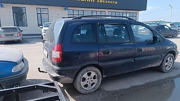 Opel Zafira: 2001 г., 1.8 л, Механика, Бензин, Минивэн