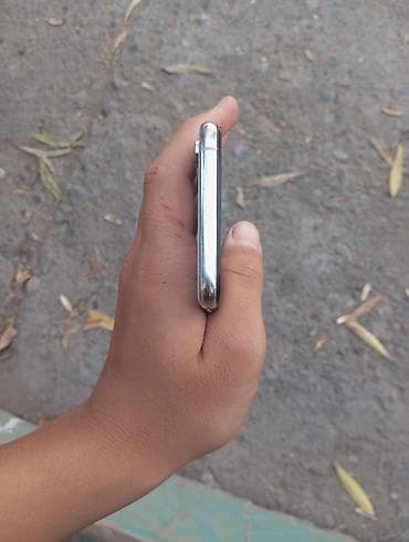 переводчик наушник: IPhone X, Б/у, 64 ГБ, Серебристый, Коробка — 4