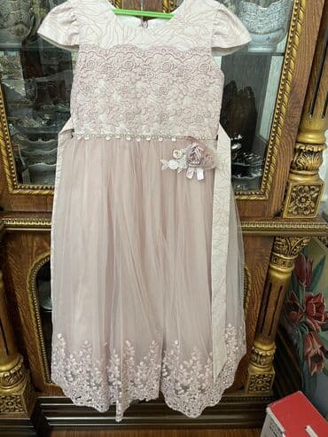 продаю связи с переездом: Детское платье, цвет - Белый, Б/у — 3