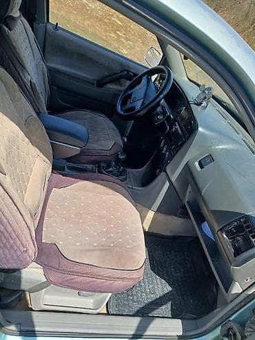 габариты: Volkswagen Passat: 1991 г., 1.8 л, Механика, Седан — 7