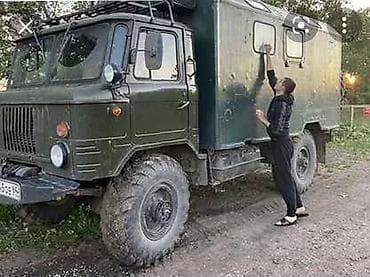 motion designer: Слесарь водитель керек (портер) Балгарка менен туз кескен — 3