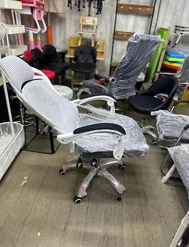 Офисное кресло, Новый, С колесиками, цвет - Белый, Платная доставка, Самовывоз