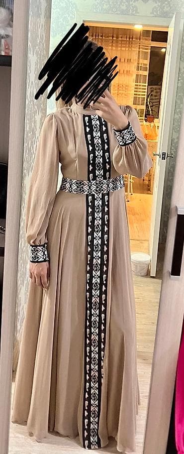 Продаю платье размер М одевала только один раз,покупала за 6000