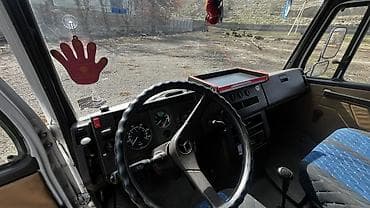 на грузовое авто: Легкий грузовик, Mercedes-Benz, Стандарт — 4