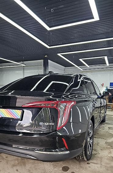 m5 e60: Dongfeng : 2021 г., 2 л, Автомат, Электромобиль, Седан — 4