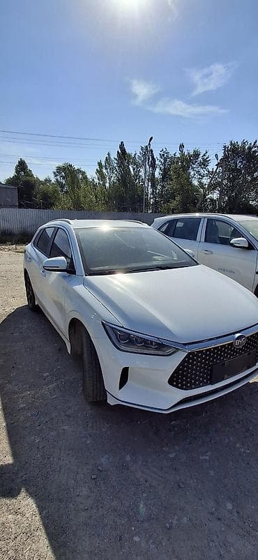 авто чанга: BYD E2: 2021 г., Электромобиль, Хетчбек — 2