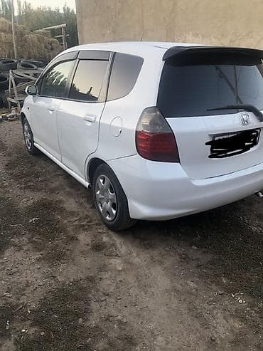 Унаа сатуу: Honda Fit: 2004 г., 1.3 л, Вариатор, Бензин, Хетчбек — 1