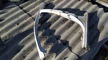 Toyota Vitz кузовная часть стойка, Тоета Витс стойка Левая средняя