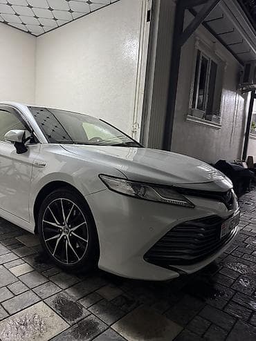 Продажа авто: Toyota Camry: 2019 г., Гибрид — 9
