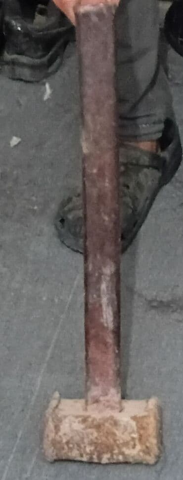 тележку удобная: 1.Топор СССР-1000 с
2.Кувалды-2000 с
3.Молоток-250 с
4.Кирки-700 с — 2