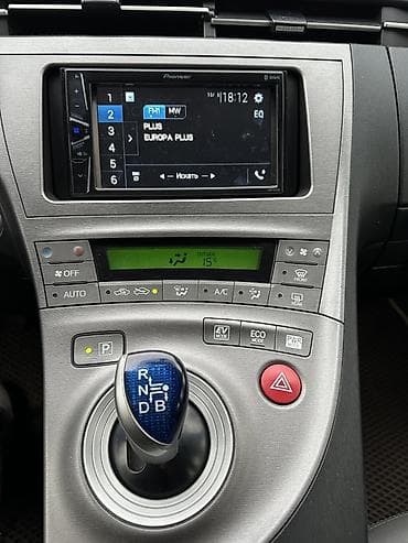 gc 8: Toyota Prius: 2014 г., 1.8 л, Автомат, Гибрид, Хэтчбэк — 9