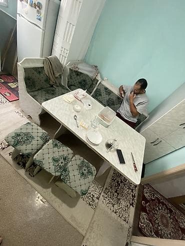 стол в гостинную: Кухонный стол и стул, цвет - Зеленый — 1